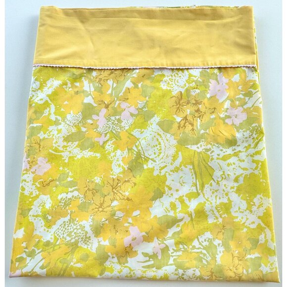 Vintage 1970s flat/top sheet, yellow, pink, green flowers, full size bed - Picture 1 of 10